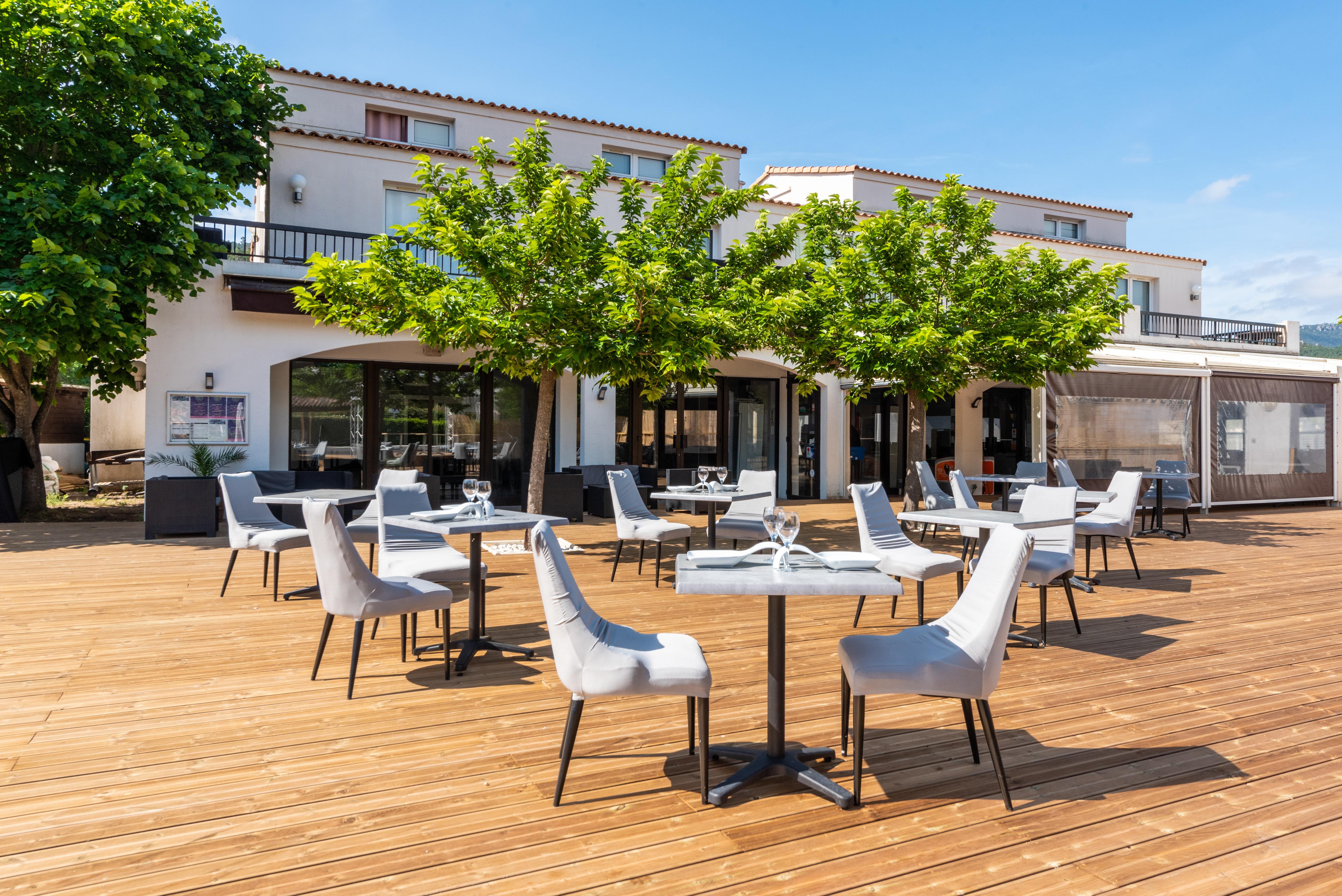 Comfort Aparthotel Mandelieu La Napoule Village Zewnętrze zdjęcie