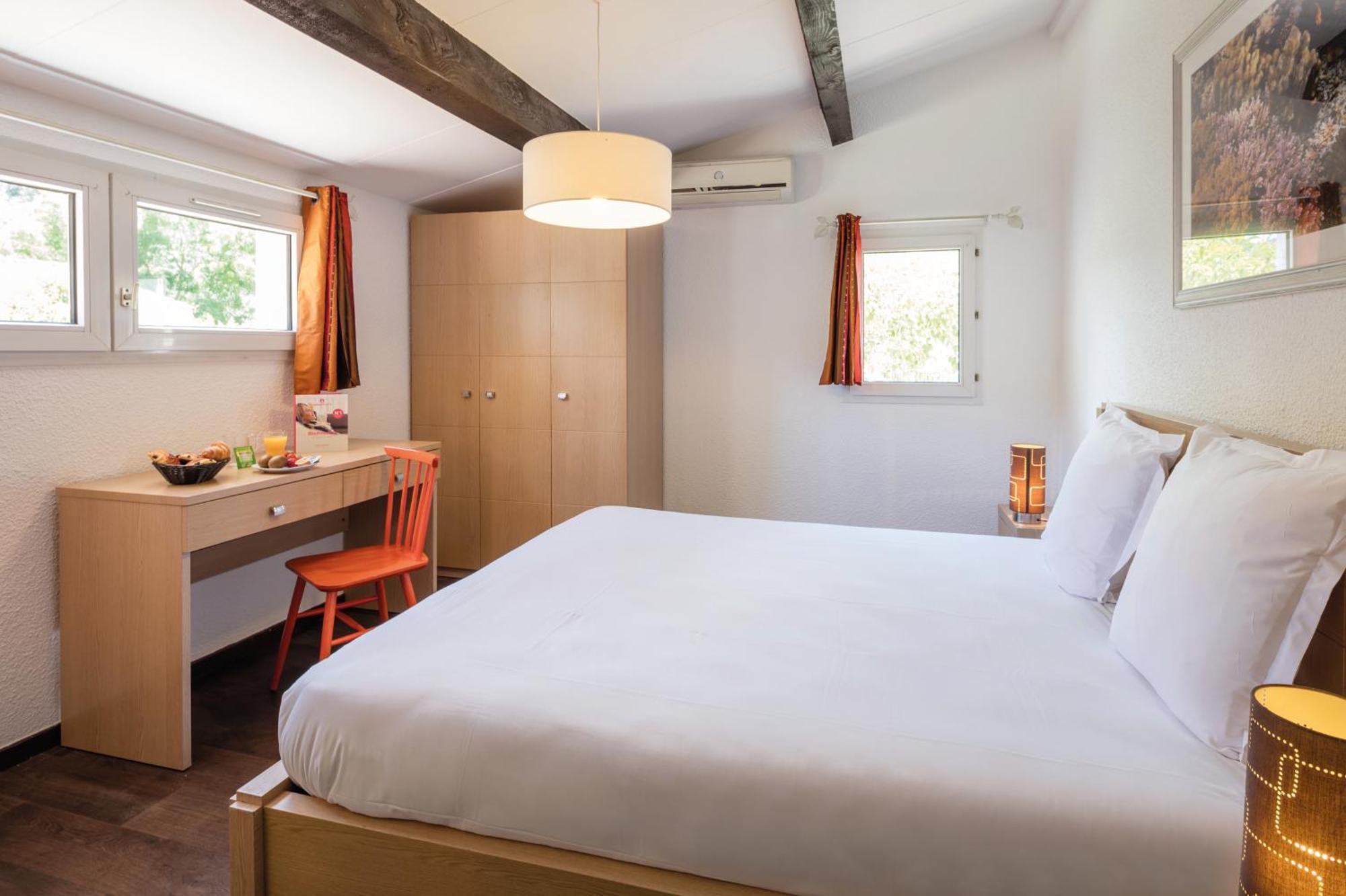 Comfort Aparthotel Mandelieu La Napoule Village Zewnętrze zdjęcie