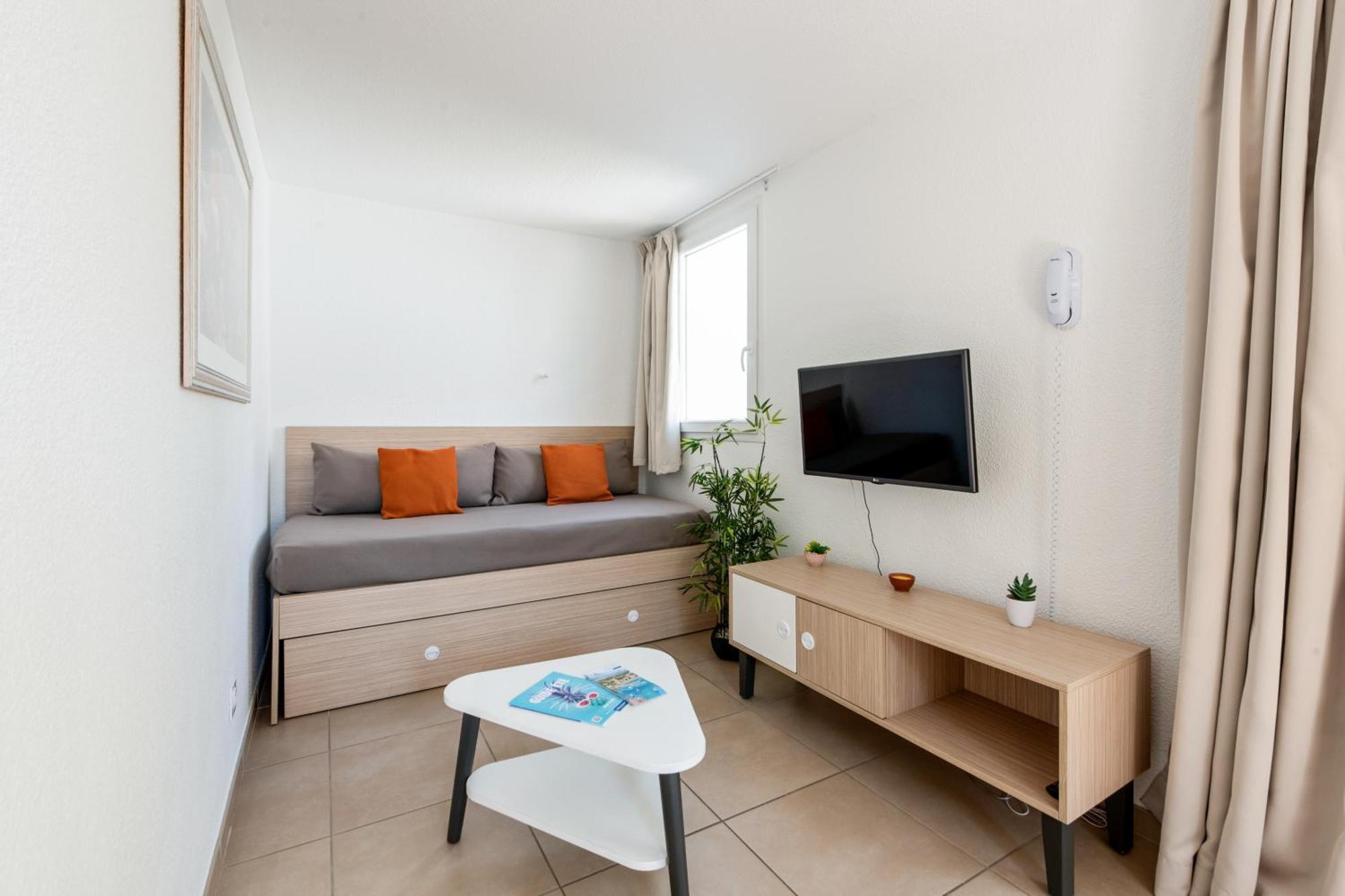 Comfort Aparthotel Mandelieu La Napoule Village Zewnętrze zdjęcie