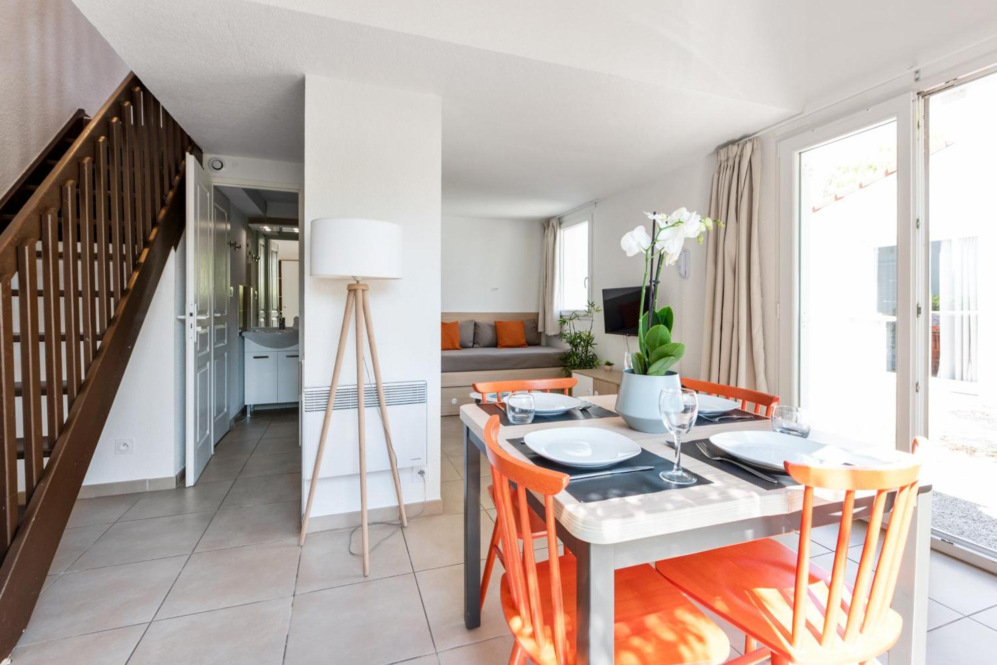Comfort Aparthotel Mandelieu La Napoule Village Zewnętrze zdjęcie