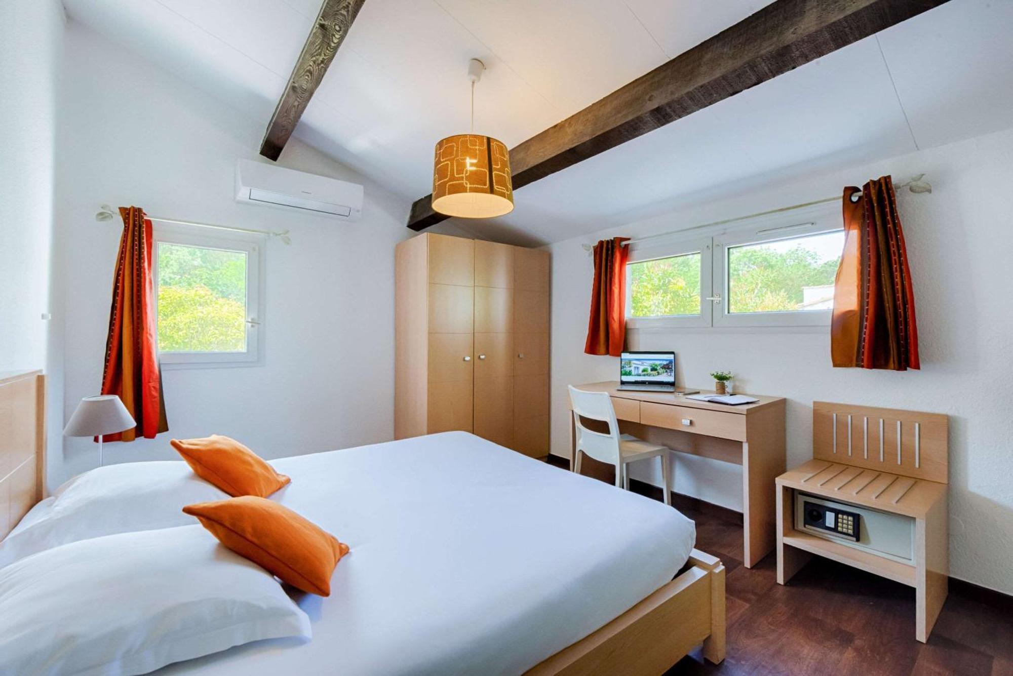 Comfort Aparthotel Mandelieu La Napoule Village Zewnętrze zdjęcie