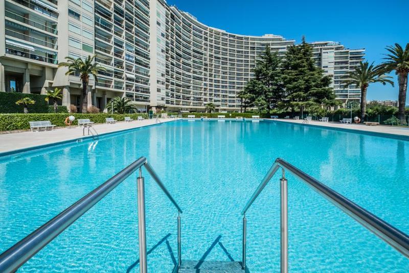 Comfort Aparthotel Mandelieu La Napoule Village Zewnętrze zdjęcie