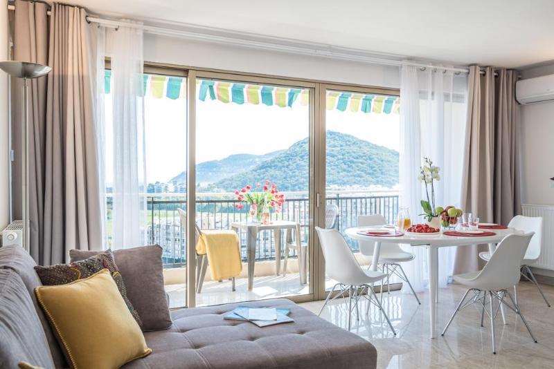 Comfort Aparthotel Mandelieu La Napoule Village Zewnętrze zdjęcie